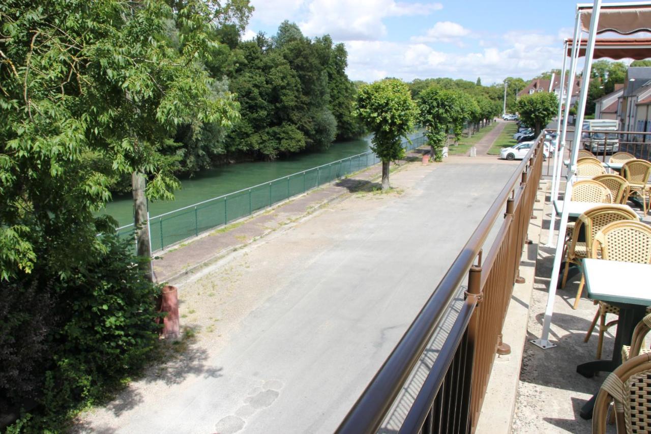 le saint Hubert Hotel Arcis-sur-Aube Bagian luar foto