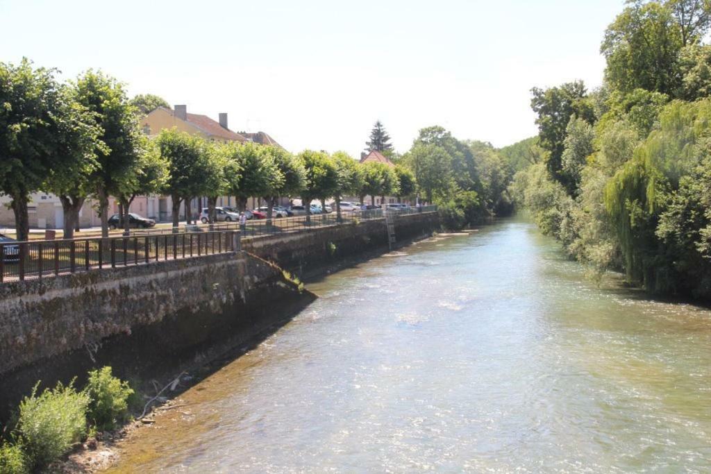le saint Hubert Hotel Arcis-sur-Aube Bagian luar foto